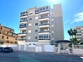 Apartamento en planta baja de 3 dormitorios con jardín y aparcamiento privado en Torrelamata * in Ole International