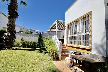 3 bedroom detached villa in Los Dolses in Ole International