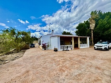 Maison de campagne de 4 chambres avec piscine privée à Crevillente in Ole International