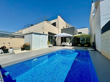 Spacieuse villa indépendante de style moderne à Lo Marabú in Ole International