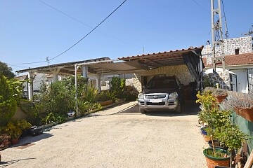 Bungalow de 2 chambres au rez-de-chaussée en zone rurale à Montesinos  in Ole International
