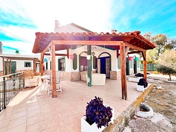 Large 4 bedroom country house in Aspe  in Ole International