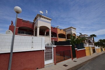 Bungalow de 2 chambres au rez-de-chaussée à Los Altos  in Ole International