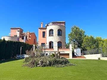 Villa individuelle de 4 chambres à San Miguel de Salinas in Ole International