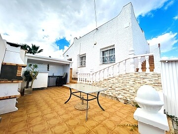 Villa individuelle de 3 chambres à Villamartin in Ole International