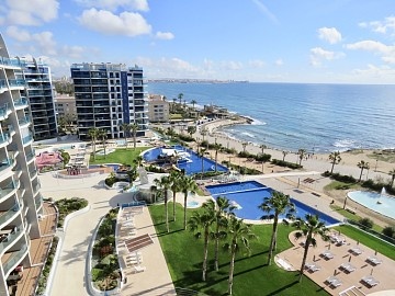 Appartamento fronte mare con 2 camere da letto a Punta Prima * in Ole International