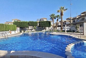 Adosado de 2 dormitorios en Playa Flamenca in Ole International