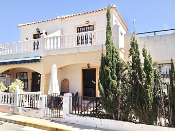 3 bedroom townhouse in Los Altos in Ole International