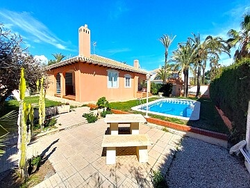 4-Schlafzimmer-Villa zur Kurzzeitmiete in Cabo Roig in Ole International