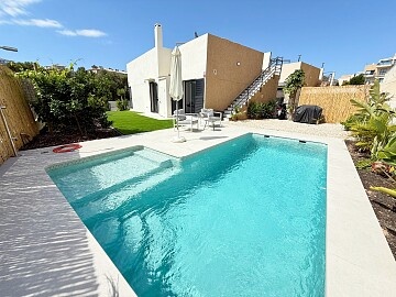 Luxusvilla  In La Zenia, Orihuela Costa - Weiterverkauf in Ole International
