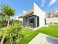Luxuriöse 3-Schlafzimmer-Villa mit privatem Pool in La Zenia in Ole International