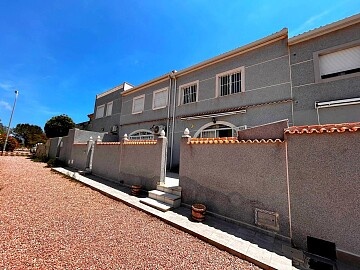 Casa a schiera con 3 camere da letto e 2 bagni a La Siesta in Ole International