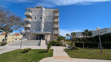 Studio with communal pool in Torreblanca in Ole International