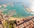 Plott i første linje i Paseo de Torrevieja in Ole International