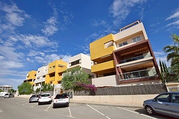 Apartamento de 2 dormitorios en Alameda del Mar muy cerca de la playa  * in Ole International