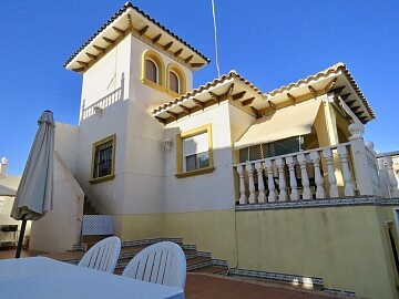 Apartamento de 2 dorm. para alquiler a Larga Temporada cerca de Zenia Boulevard * in Ole International