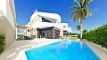 Luxe villa's met 3 slaapkamers nabij La Zenia in Ole International