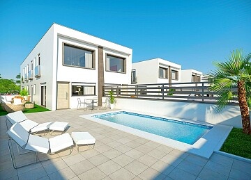 2&3 beds townhouses in Gran Alacant near airport & beach in Ole International