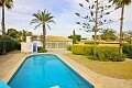 Villa mit großem Grundstück mit Pool in Cabo Roig in Ole International