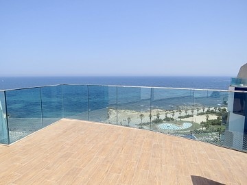 Penthouse z 3 sypialniami i prywatnym solarium z widokiem na morze w Punta Prima * in Ole International